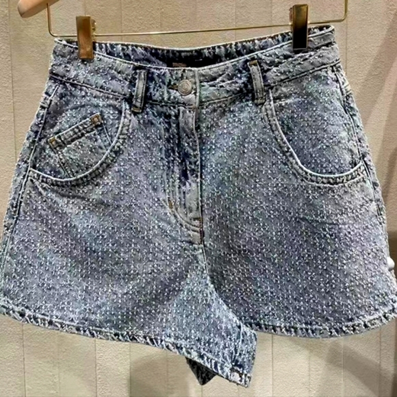 Shorts - Picture 2 of 6